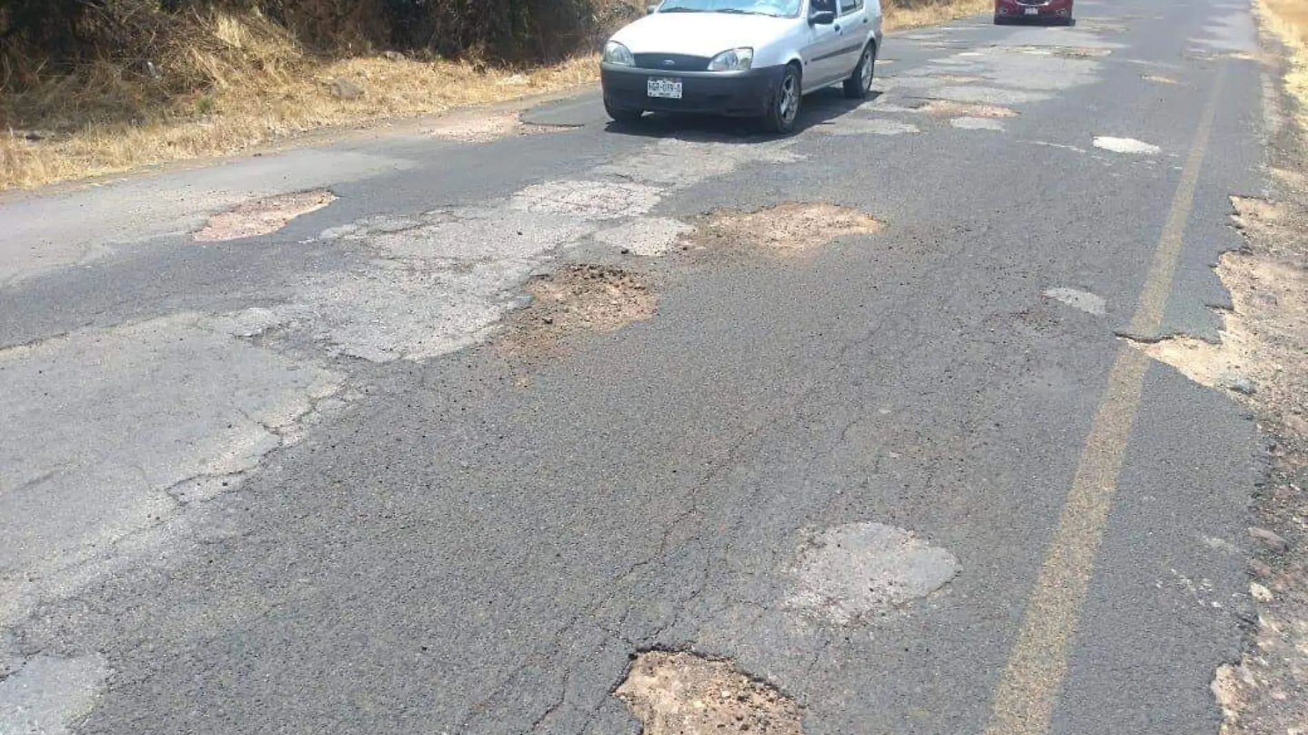 CARRETERA EN PESIMAS CONDICIONES UNO